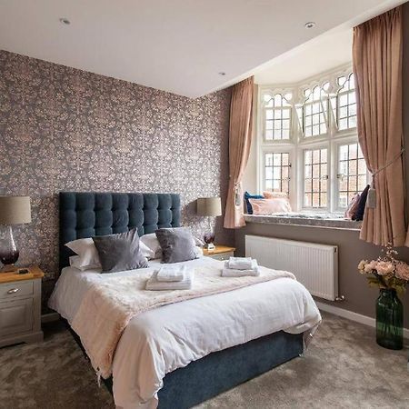 The Most Central Apartment In Canterbury Stunning Interiors, Fully Equipped, City Views And Free Wifi! 外观 照片