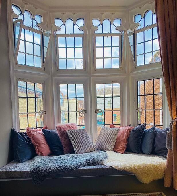 The Most Central Apartment In Canterbury Stunning Interiors, Fully Equipped, City Views And Free Wifi! 外观 照片