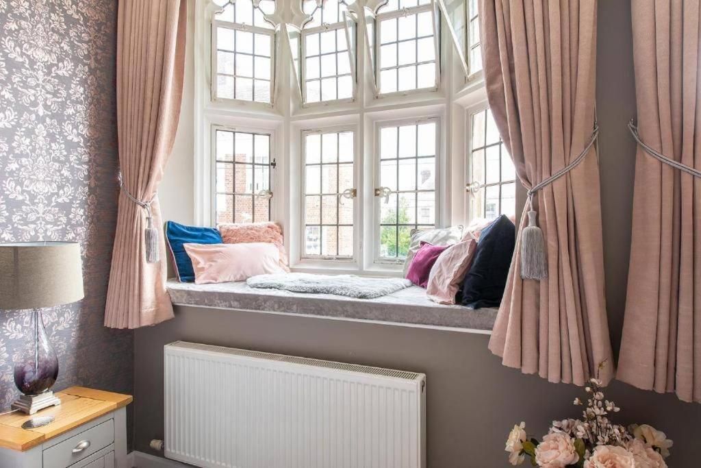 The Most Central Apartment In Canterbury Stunning Interiors, Fully Equipped, City Views And Free Wifi! 外观 照片
