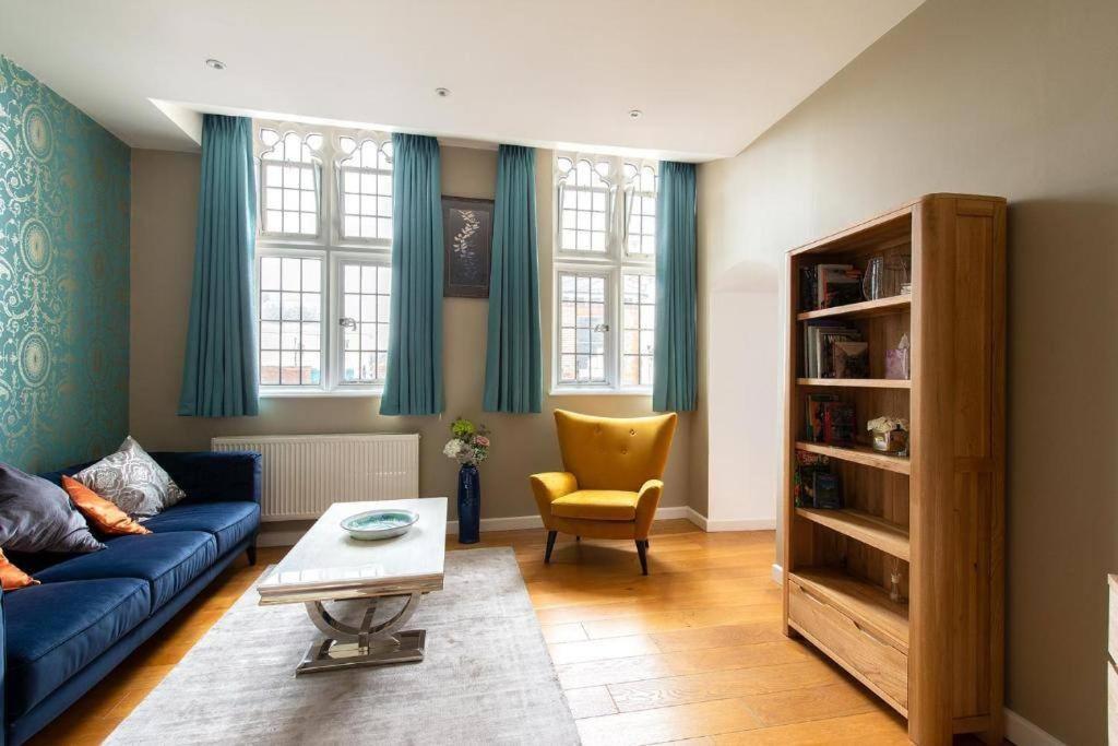 The Most Central Apartment In Canterbury Stunning Interiors, Fully Equipped, City Views And Free Wifi! 外观 照片