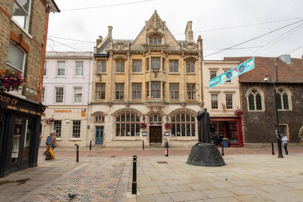 The Most Central Apartment In Canterbury Stunning Interiors, Fully Equipped, City Views And Free Wifi! 外观 照片