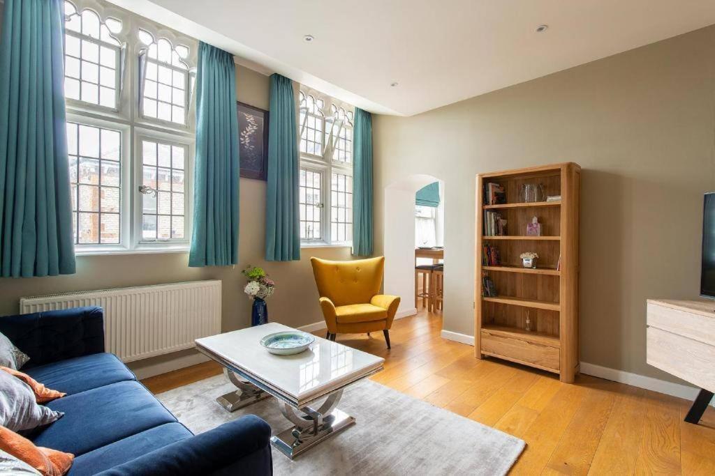 The Most Central Apartment In Canterbury Stunning Interiors, Fully Equipped, City Views And Free Wifi! 外观 照片