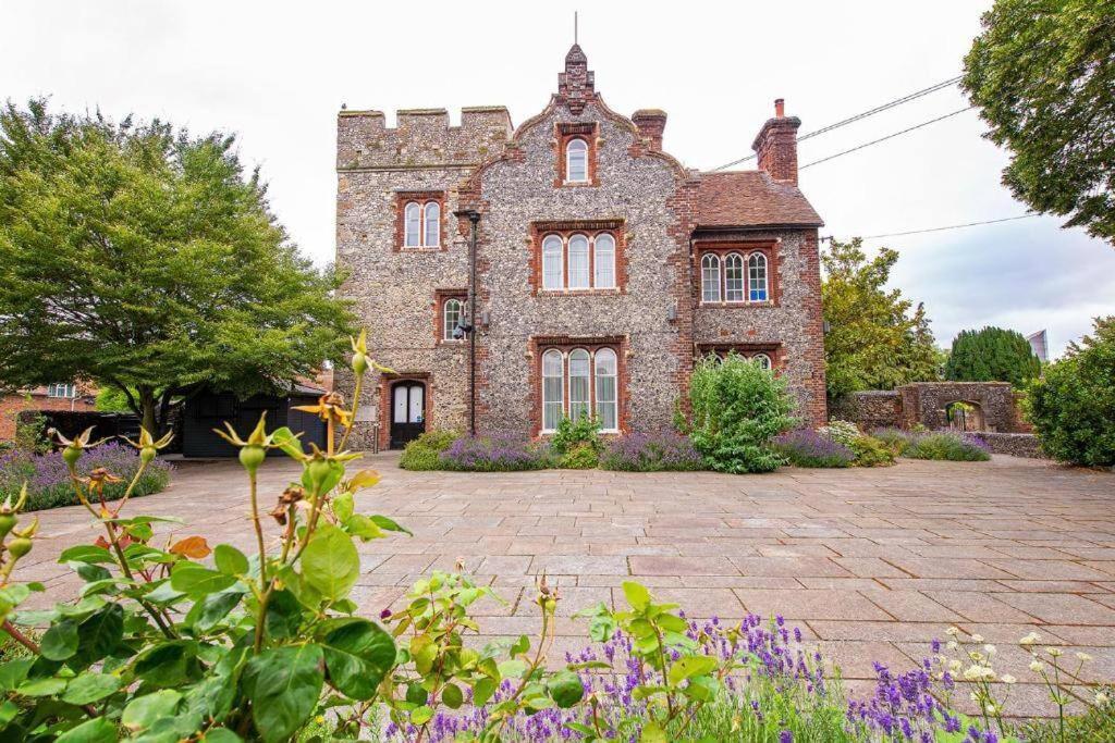 The Most Central Apartment In Canterbury Stunning Interiors, Fully Equipped, City Views And Free Wifi! 外观 照片