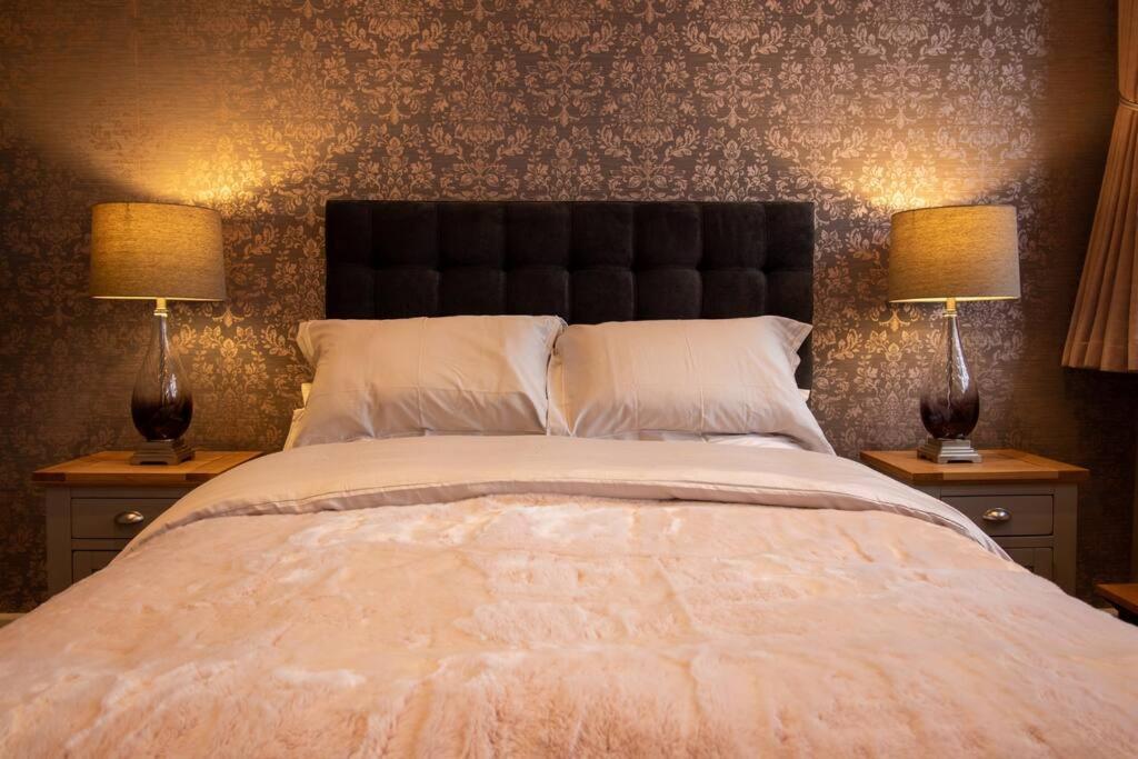The Most Central Apartment In Canterbury Stunning Interiors, Fully Equipped, City Views And Free Wifi! 外观 照片
