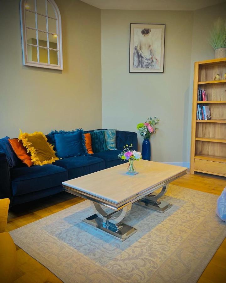 The Most Central Apartment In Canterbury Stunning Interiors, Fully Equipped, City Views And Free Wifi! 外观 照片