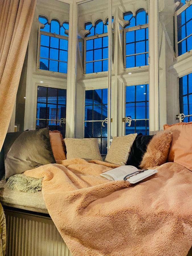 The Most Central Apartment In Canterbury Stunning Interiors, Fully Equipped, City Views And Free Wifi! 外观 照片