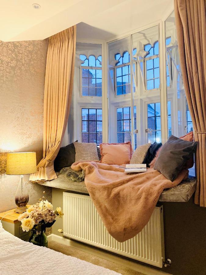 The Most Central Apartment In Canterbury Stunning Interiors, Fully Equipped, City Views And Free Wifi! 外观 照片