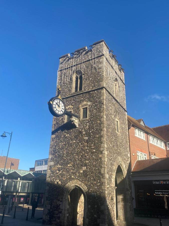 The Most Central Apartment In Canterbury Stunning Interiors, Fully Equipped, City Views And Free Wifi! 外观 照片